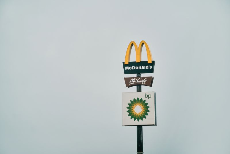 McDonald logo – pútač